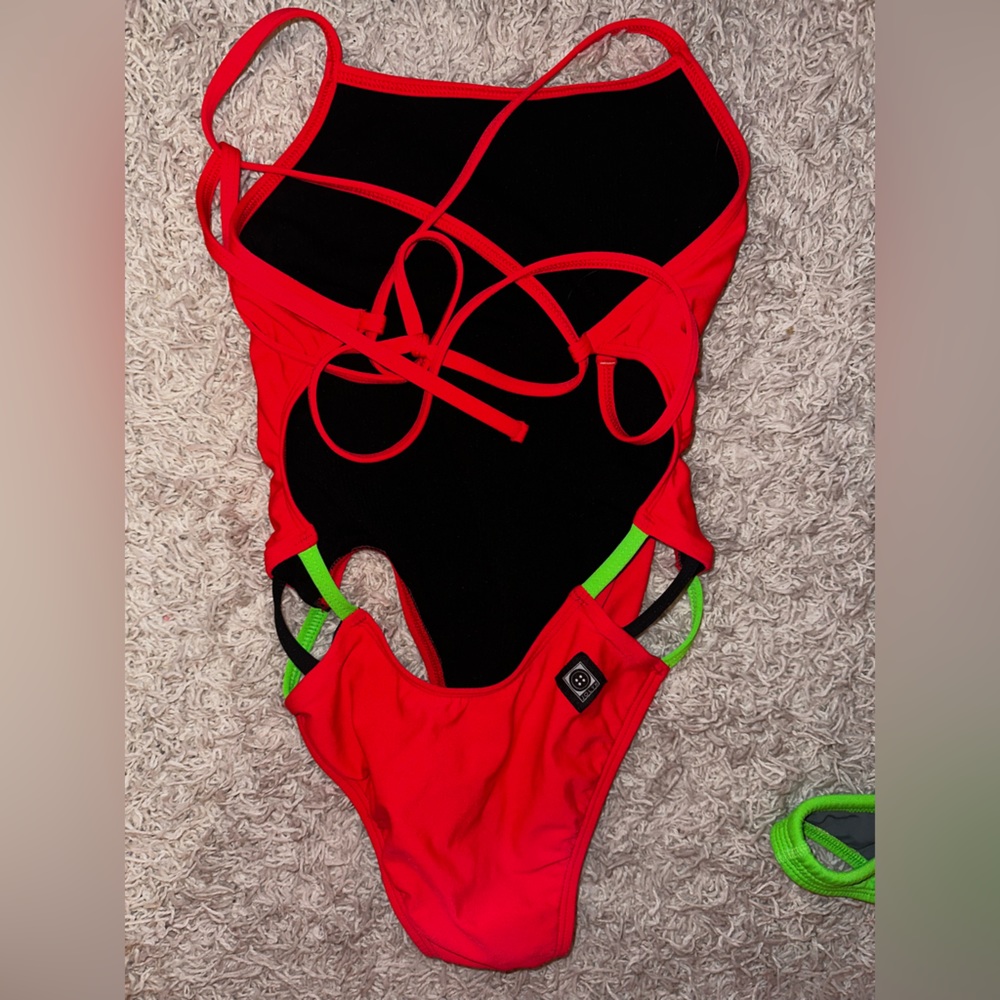 JOLYN Nico 2 Onsie Size 30